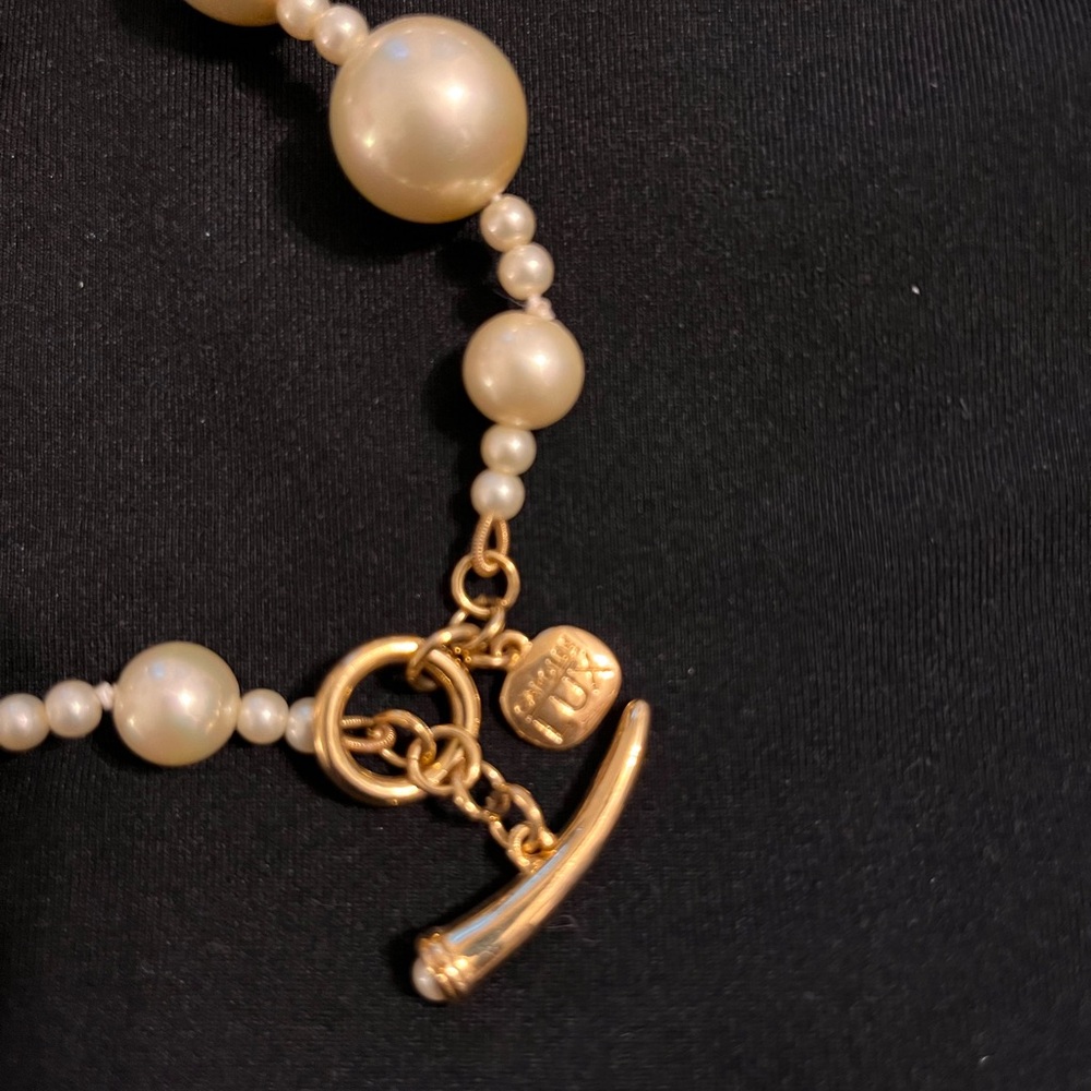 Girls In PEARLS - Picture 4 of 5
